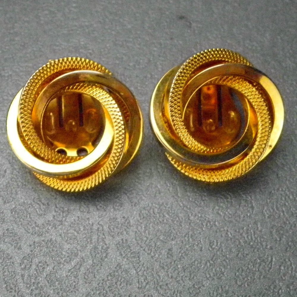 Vintage Gold tone Clip-On Earrings 3/4"